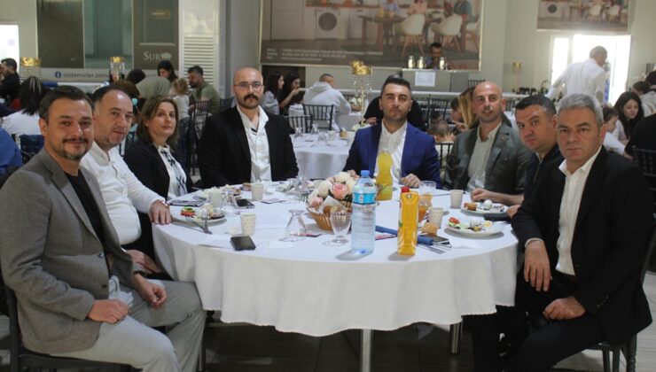 DEVA PARTİSİ GAZETECİLERİN GÜNÜNÜ KUTLADI