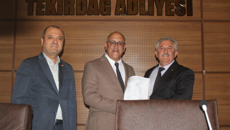 CHP İL BAŞKANI VE YÖNETİMİ MAZBATAYI ALDI