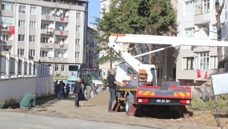 ABDÜLLATİF PAŞA SOKAK TAŞLANIYOR