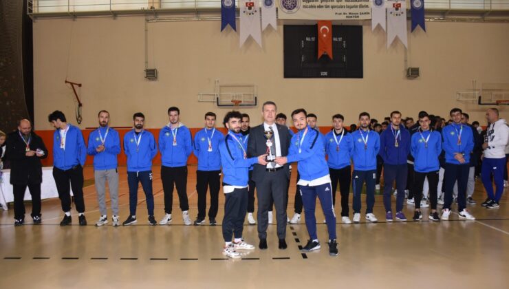 ÜNİLİG’DE ÖDÜL TÖRENİ