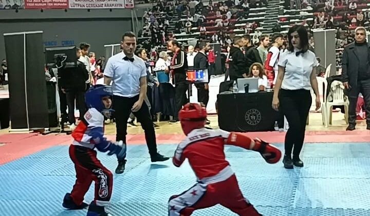 MİNİK KİCKBOKS’ÇUNUN BÜYÜK BAŞARISI