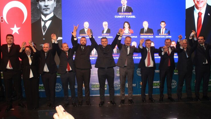 AK PARTİ ADAYLARINI TANITTI