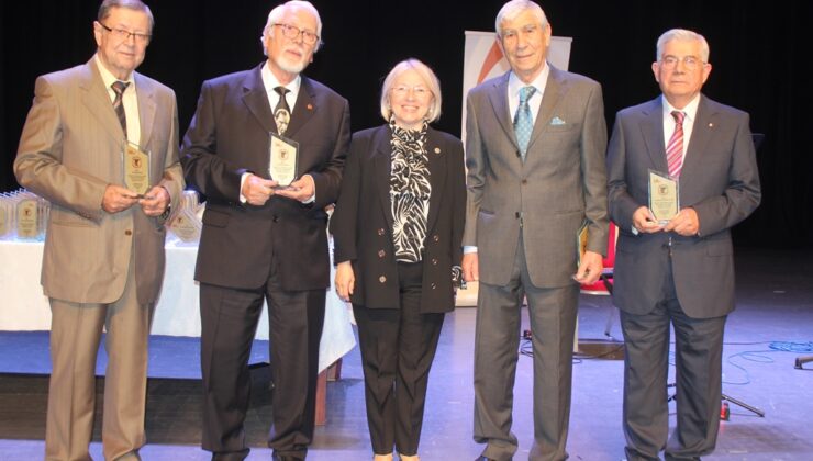 DUAYEN DOKTORLARA PLAKET