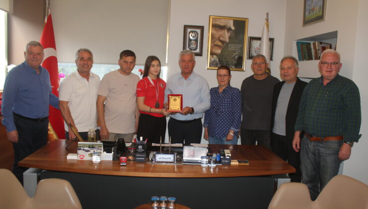 GENÇ GÜREŞÇİYE ESNAF SANATKARLAR KREDİ KOOPERATİFİNDEN ÖDÜL