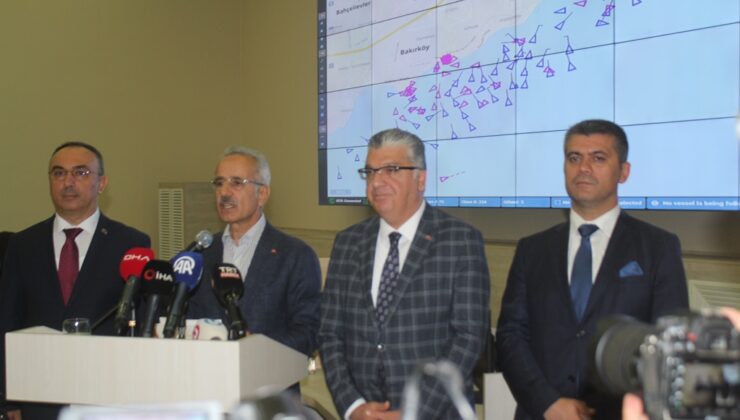 Ulaştırma ve Altyapı Bakanı Uraloğlu Ulusal Deniz Emniyeti Başkanlığı’nda İncelemelerde Bulundu
