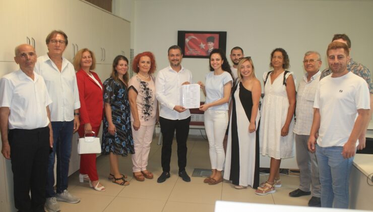 DEVA PARTİSİ İL BAŞKANI OZAN VARAN MAZBATAYI ALDI