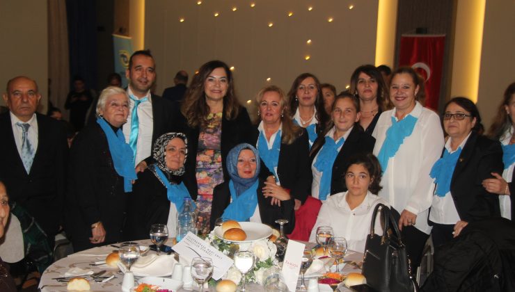 BÜYÜKŞEHİR BELEDİYESİ ENGELLİLERİ YEMEKTE BULUŞTURDU