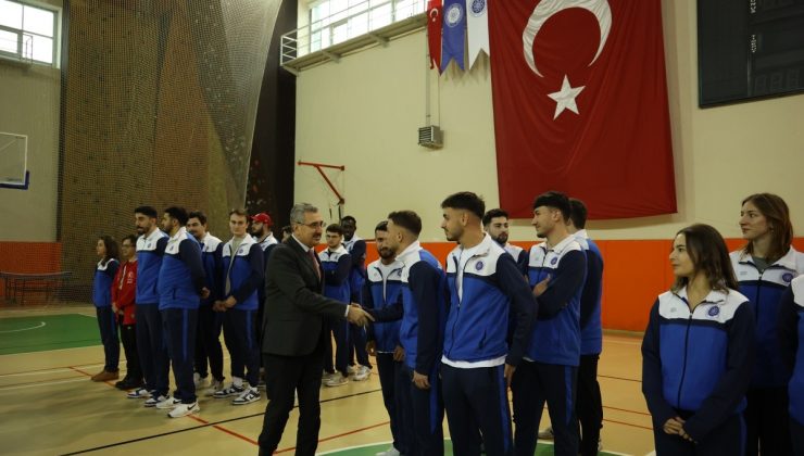 REKTÖR ŞAHİN’DEN BAŞARILI SPORCULARA KUTLAMA