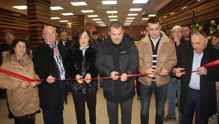DEMİR MARKET 15. ŞUBESİNİ ŞARAPHANE CADDESİNDE AÇTI