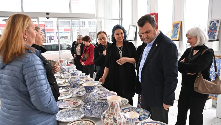 Sanatseverler Çini Sergisinde Buluştu