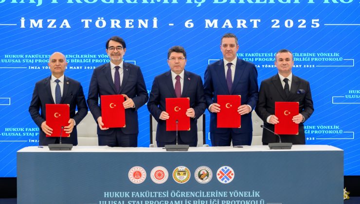 “HUKUK FAKÜLTESİ ÖĞRENCİLERİNE YÖNELİK STAJ PROGRAMINA İLİŞKİN İŞ BİRLİĞİ PROTOKOLÜ İMZA TÖRENİ”NE NKÜ’DEN  KATILIM