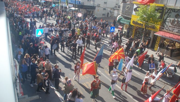 23 NİSAN KORTEJİ FESTİVAL KORTEJİNİ ARATMADI