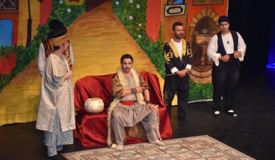 Çorlu 3. Tiyatro Festivali Perdelerini Açtı