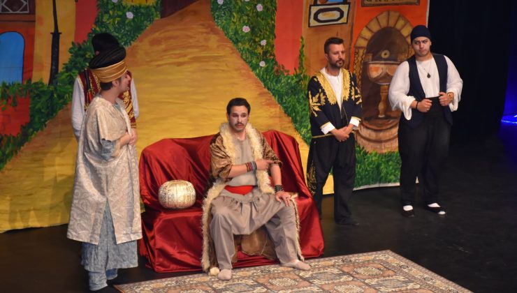 Çorlu 3. Tiyatro Festivali Perdelerini Açtı