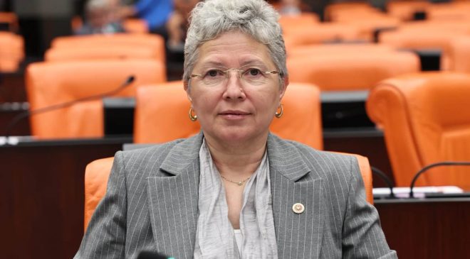 NURTEN YONTAR: “ANNELİK SADECE BİYOLOJİK DEĞİL, YÜREKTEN BİR BAĞDIR”