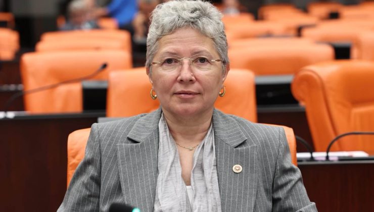 NURTEN YONTAR: “ANNELİK SADECE BİYOLOJİK DEĞİL, YÜREKTEN BİR BAĞDIR”