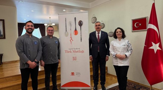 TÜRK YEMEKLERİNİN LEZZETLERİ BULGARİSTAN’IN FİLİBE ŞEHRİNDE TEKİRDAĞ NKÜ ORTAKLIĞIYLA TANITILDI