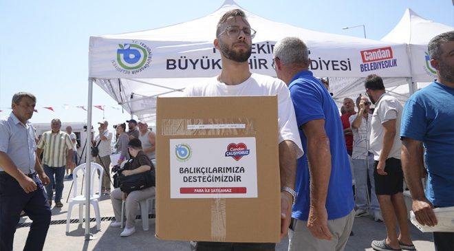 BÜYÜKŞEHİR’DEN BALIKÇILARA TEKNE BAKIM MALZEMESİ VE KIYAFET DESTEĞİ
