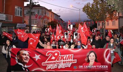 CUMHURİYET COŞKUSU KARACAKILAVUZ’DAN YÜKSELDİ