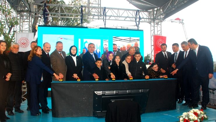 TEKİRDAĞ GELİNİ BAKAN GÖKTAŞ TEKİRDAĞ’DA 2 TEMEL ATTI