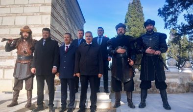 TEKİRDAĞ NAMIK KEMAL ÜNİVERSİTESİ NAMIK KEMAL’İ KABRİ BAŞINDA ANDI