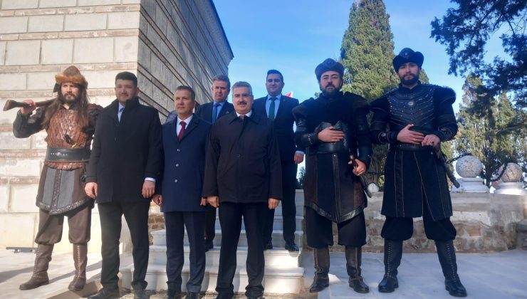 TEKİRDAĞ NAMIK KEMAL ÜNİVERSİTESİ NAMIK KEMAL’İ KABRİ BAŞINDA ANDI