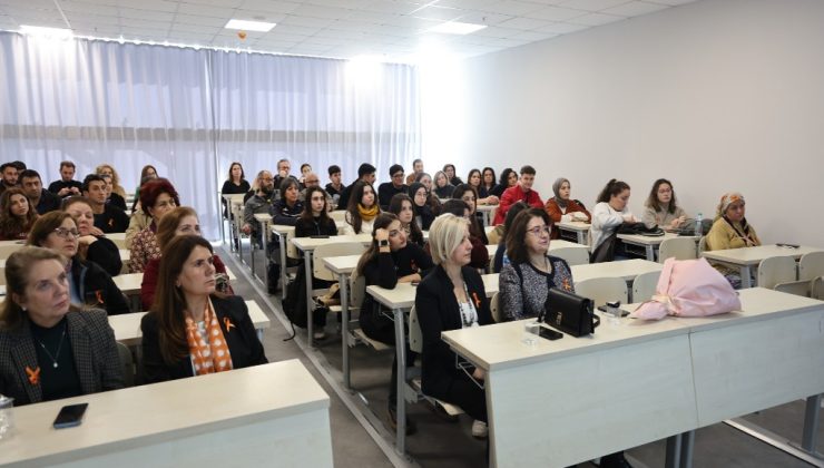 GENÇLER DİJİTAL ŞİDDETE KARŞI BİLİNÇLENDİRİLDİ