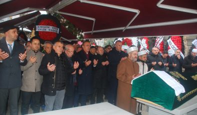 Mavi Gözlü Kent Benzetmesinin İsim Babası Öksel Demir Defnedildi