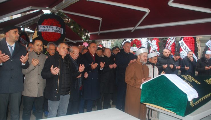 Mavi Gözlü Kent Benzetmesinin İsim Babası Öksel Demir Defnedildi