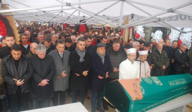 Binnaz Eriş Eski Şehir Mezarlığında Defnedildi