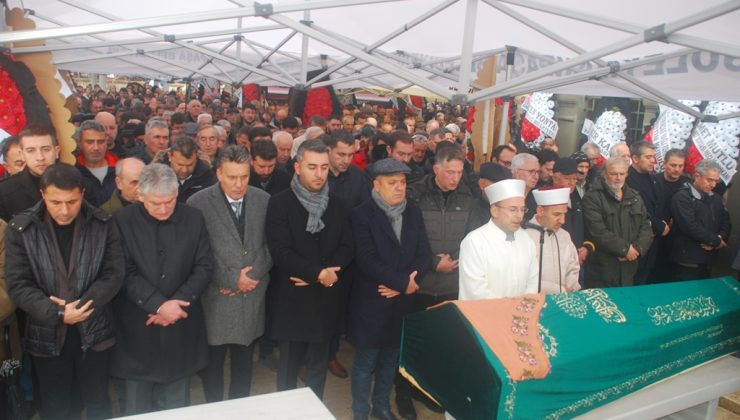 Binnaz Eriş Eski Şehir Mezarlığında Defnedildi