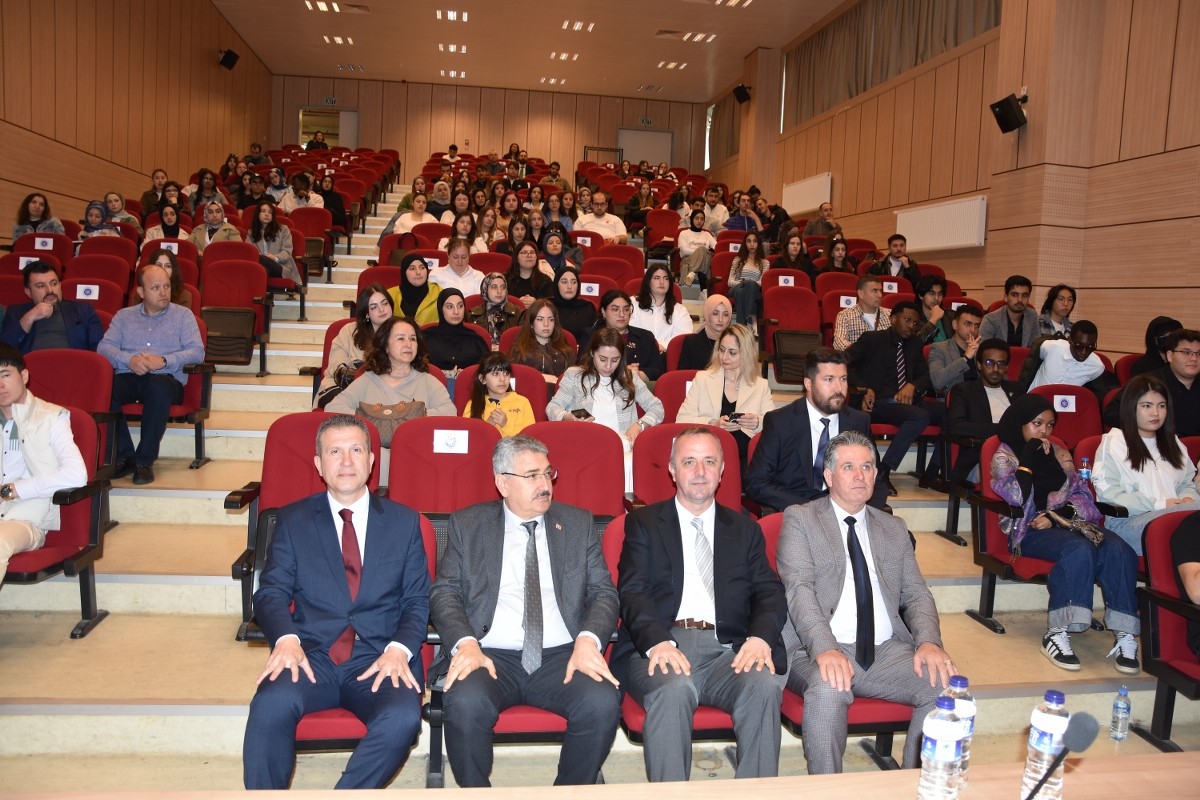 TEKİRDAĞ NKÜ’DE KÜLTÜRLERARASI BULUŞMA: “ULUSLARARASI ÖĞRENCİ GÜNÜ”