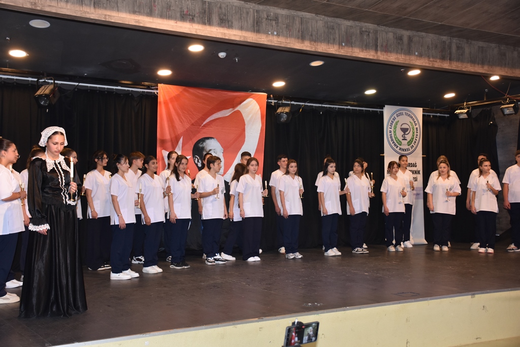 ÖZEL TEKİRDAĞ MESLEKİ VE TEKNİK ANADOLU LİSESİ’NDEN HEMŞİRELİK HAFTASI KUTLAMASI