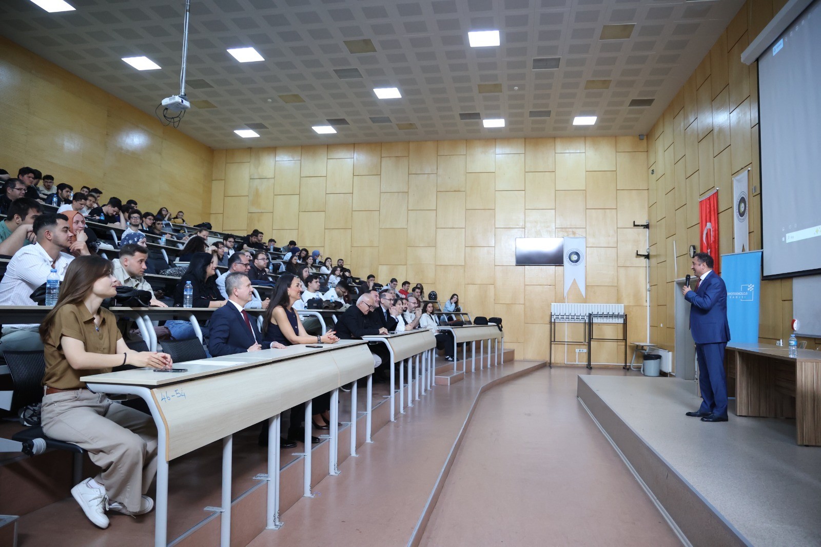 11. BİYOTEKNOLOJİ GÜNLERİ’NDE “BİYOTEKNOLOJİ VADİSİ” KONUŞULDU