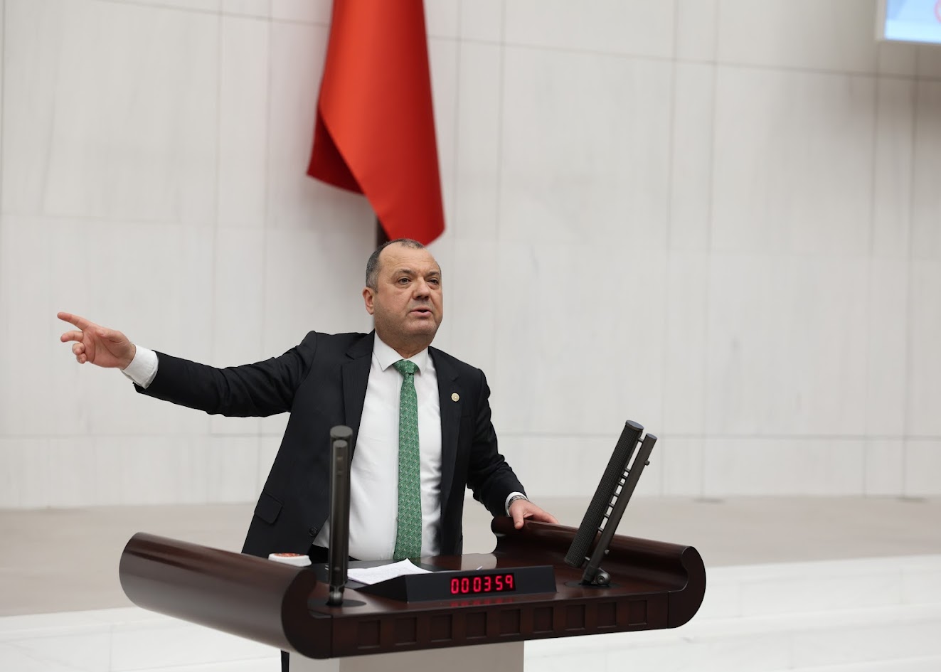 Aygun “Askeri hastaneler ve okullar açılsın, öğretim üyeleri kadrolu olsun “