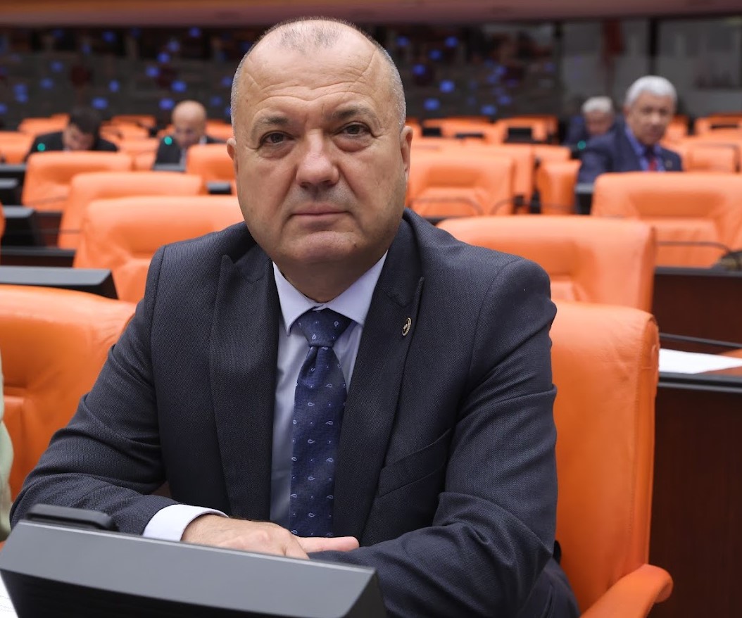 AYGUN “TÜRK İŞÇİSİ ÇALIŞMA REKORU KIRDI”